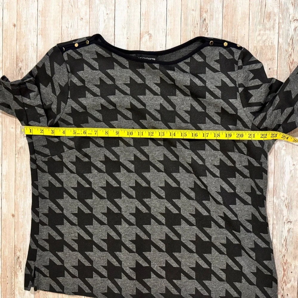 Liz Claiborne Gray Houndstooth Short Sleeve Top - Picture 6 of 9